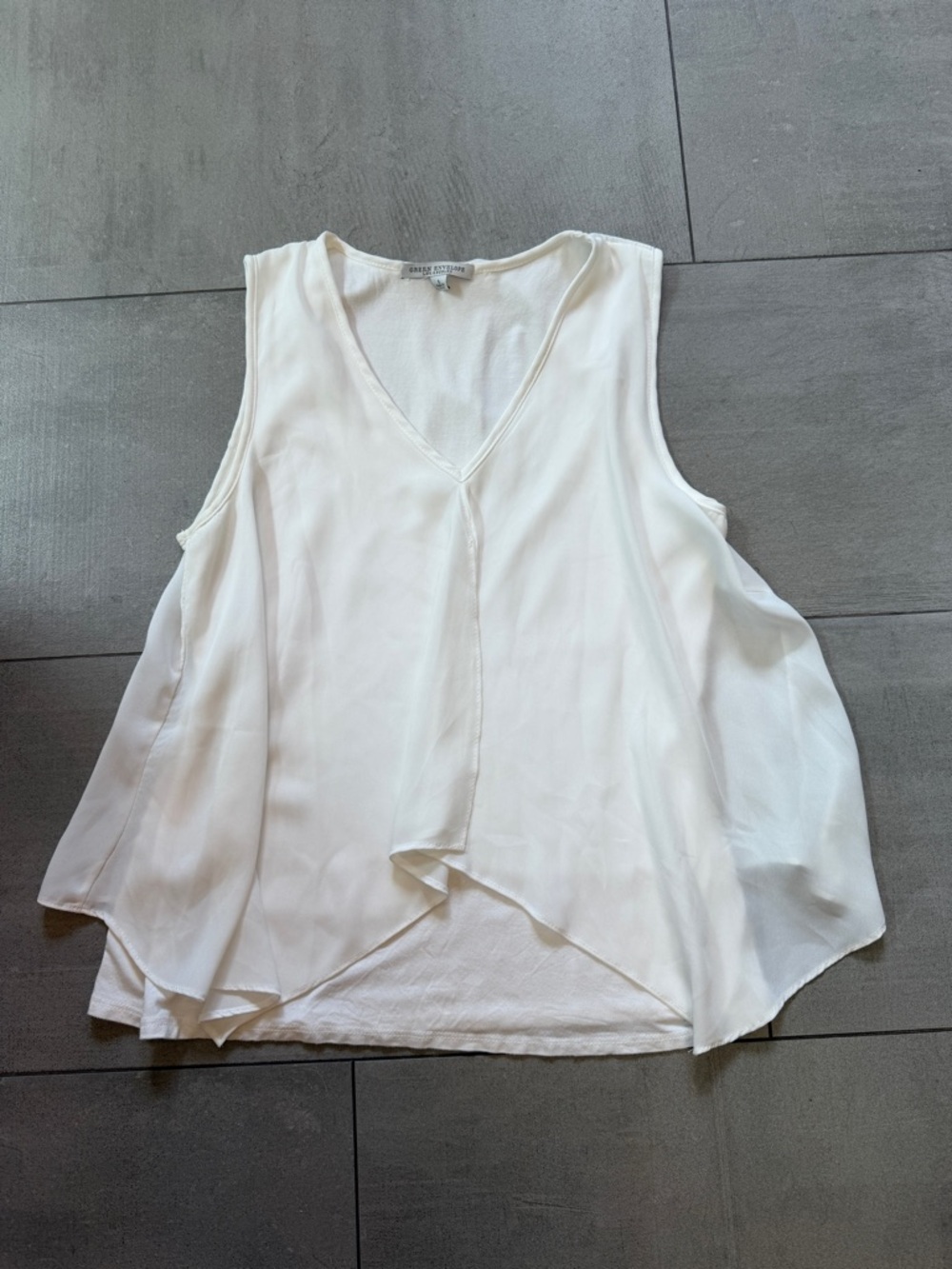White Layered V-Neck top w more fitted cotton layer topped w flowy overlay 🌸